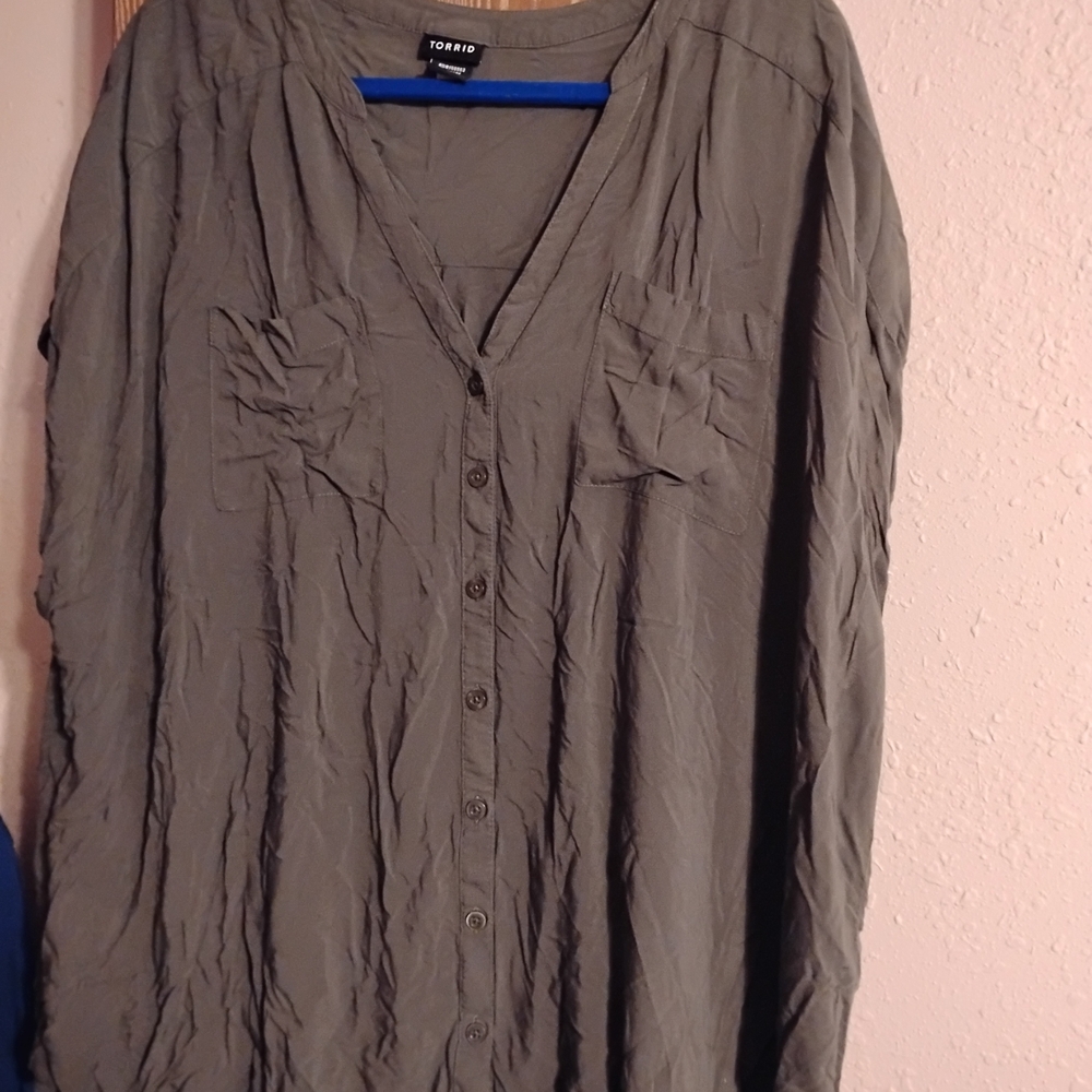 Torrid Khaki Button-Up Blouse Size 3